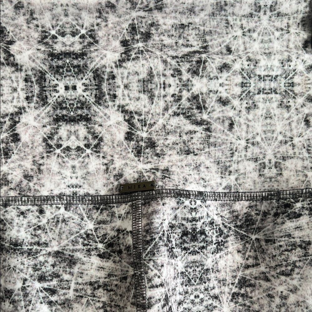 NWOT MIKA Body Wear Abstract Leggings in Size S/M - Picture 6 of 11